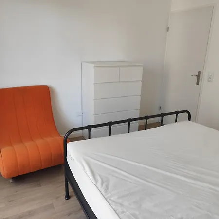 Cosy 3 Piece Furnished Mesnil Apartamento