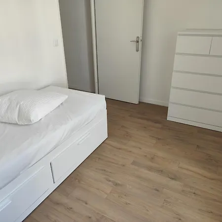 Cosy 3 Piece Furnished Mesnil Apartamento *