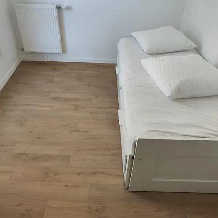 Apartamento Cosy 3 Piece Furnished Mesnil *