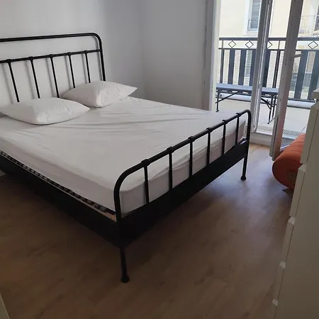 Cosy 3 Piece Furnished Mesnil Apartamento