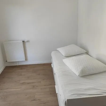 Cosy 3 Piece Furnished Mesnil *